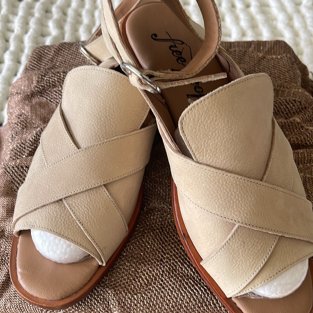 Free People size 9. “Catalina”nude,leather, strappy sandals. Ankle strap. EUC